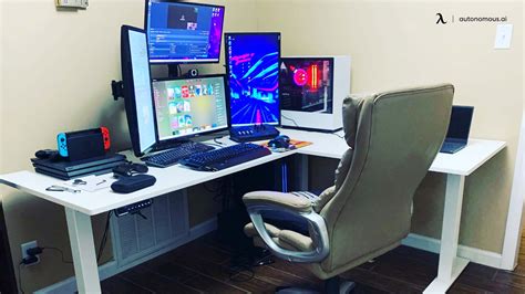 Best Gaming Computer Desks for Multiple Monitors 2024