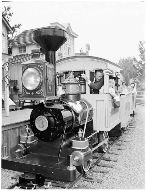 Disney and more: Rare Pictures of Walt Disney at Disneyland With His Grand Children in 1960 ...