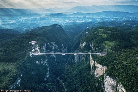 China's terrifying glass bridge is set to re-open after being forced to shut | Daily Mail Online