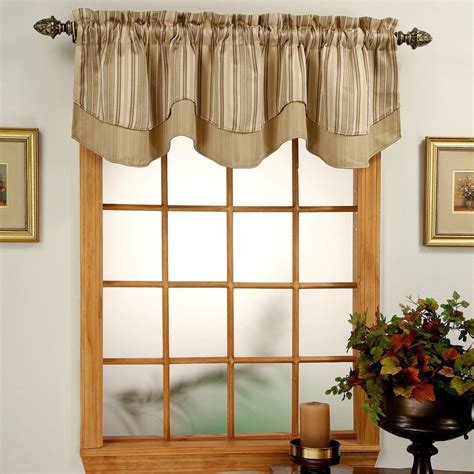 22 Delightful Window Valance Ideas Living Room - Home Decoration and Inspiration Ideas