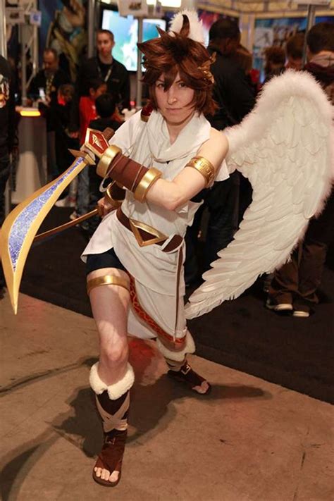 Kid Icarus: Uprising Pit Cosplay [pic] | Fanboy Fashion