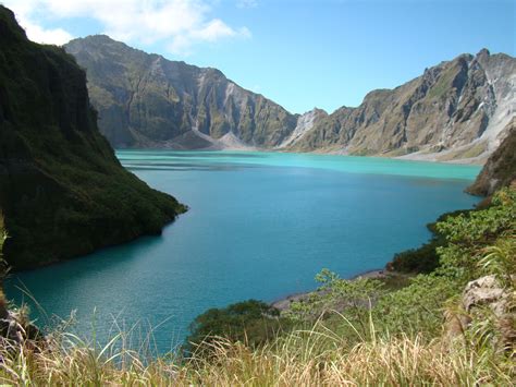 the crater lake at Mount Pinatubo | Places to see, Mount pinatubo, Places to go