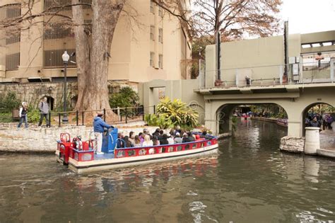 San Antonio River Walk Boat Tour Editorial Photography - Image of dining, america: 48918222