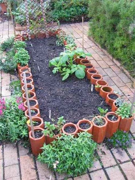 10 Brilliant Garden Edging Ideas You Can Do At Home - Mental Scoop