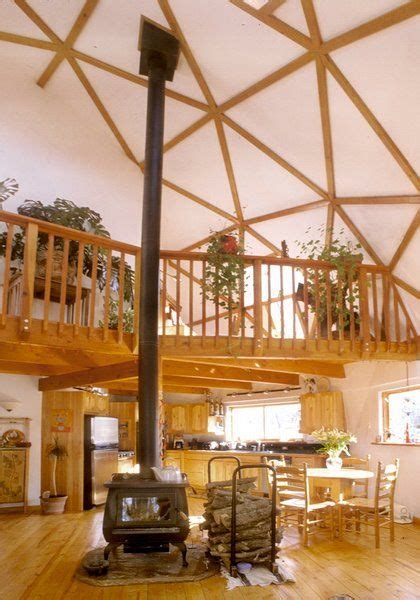 La calidez del hogar | Geodesic dome homes, Dome house, Dome home