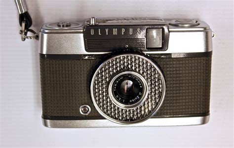 Olympus Pen-ee vintage camera - Vintage Apple