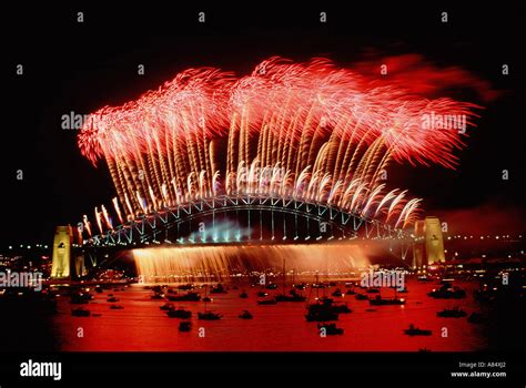 Sydney harbour bridge fireworks hi-res stock photography and images - Alamy