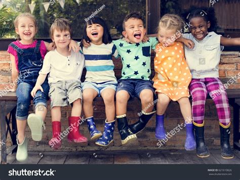 346,956 Kids Hugging Stock Photos, Images & Photography | Shutterstock