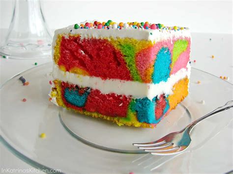 hello, Wonderful - 3 SIMPLE WAYS TO MAKE A RAINBOW CAKE