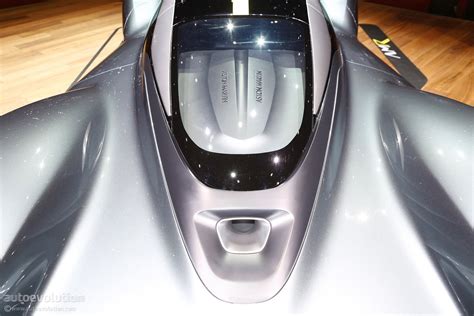 Aston Martin Valkyrie Hypercar Finally Shows Off Its Headlights - autoevolution