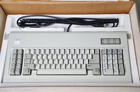 IBM PC AT original keyboard + original box – ClickyKeyboards