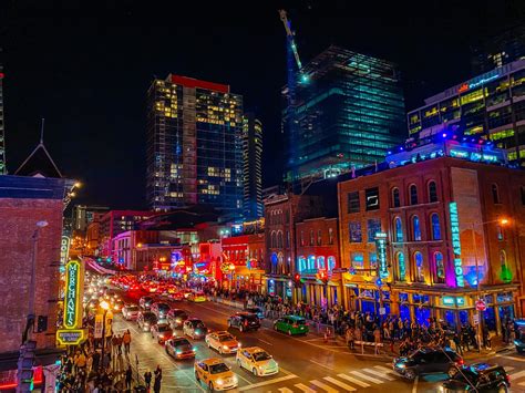 Your Ultimate Guide to Music City- Nashville, TN