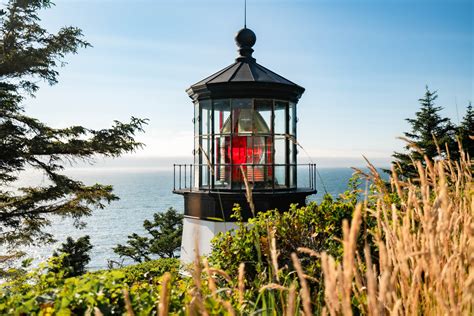 11 ICONIC Lighthouses on the OREGON COAST (+ Brief History Lesson)