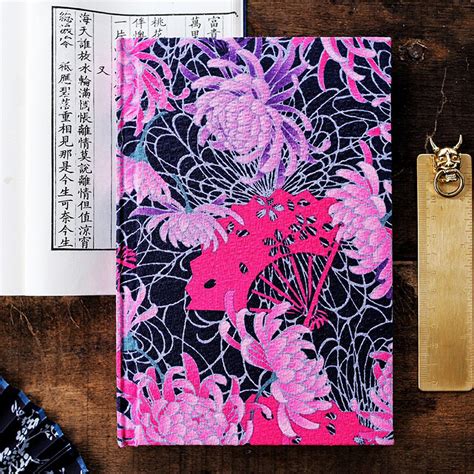 DIY Aesthetic Notebook Cover: Transform Your Boring Notebook into a Work of Art!