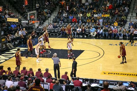 WATCH: Alabama basketball team plays 3-on-5 after entire bench ejected at once