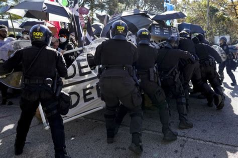 Police and protesters in Atlanta clash over 'Cop City'