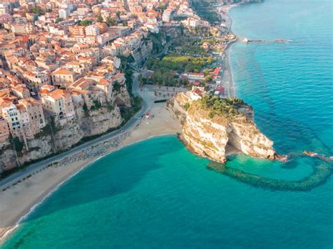 Tropea, cosa vedere: attrazioni, mare e spiagge più belle - The Wom Travel