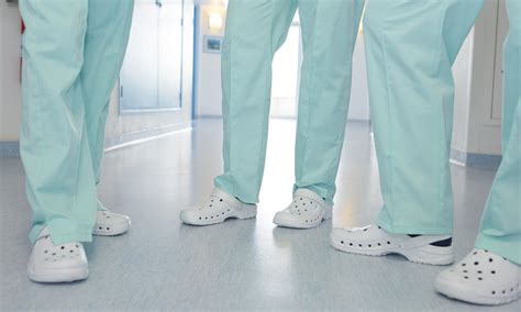 10 Best Nurse Shoes in 2020 [Review & Guide] - ShoeAdviser