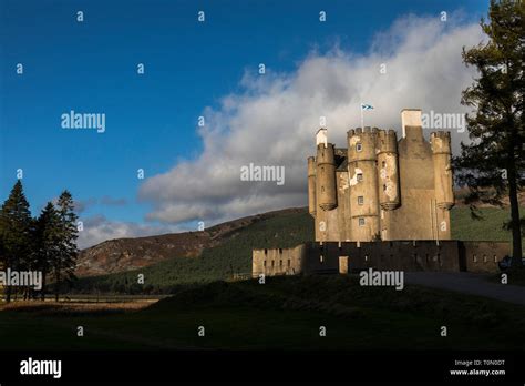 Braemar castle hi-res stock photography and images - Alamy