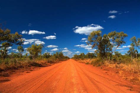 OUTBACK AUSTRALIA - Travel magazine for a curious contemporary reader.