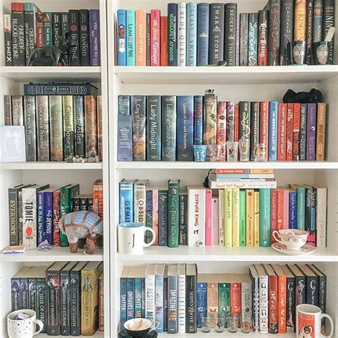 Bookshelf Organization Ideas | POPSUGAR Entertainment