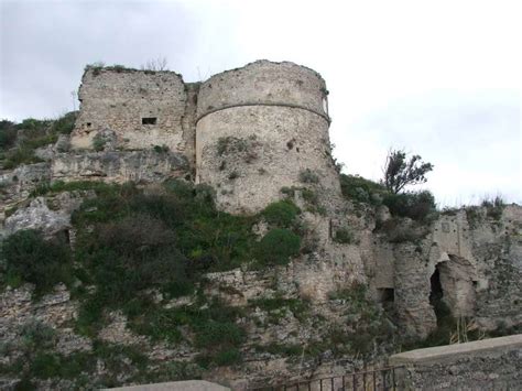 GERACE CALABRIA SOUTH ITALY - HOLIDAYS TRAVEL & PROPERTY IN SOUTH ITALY - HOTEL ROOMS ...