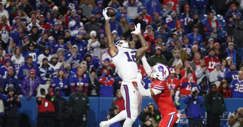 'Defense on Fire!' Buffalo Bills Stand Tall In Win Over New York Giants - Sports Illustrated ...