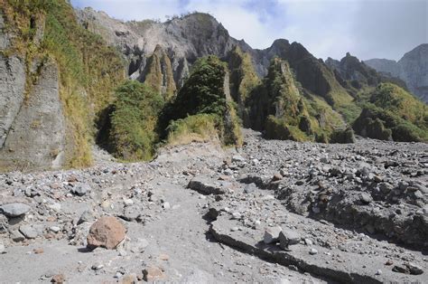 Crater lake of Mount Pinatubo (12) | Pinatubo | Pictures | Philippines in Global-Geography