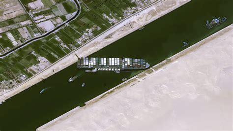 Giant Ship Blocking Suez Canal Could Take ‘Days, Even Weeks’ to Free - The New York Times