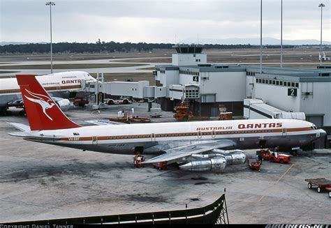 Boeing 707-338C - Qantas | Aviation Photo #2810441 | Airliners.net