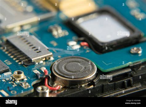 Mobile phone repair hi-res stock photography and images - Alamy