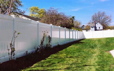 Vinyl Fence Gates Installation and Supply Company | Reliable Fence