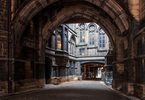 Portal, Manchester City Hall, England photo on Sunsurfer