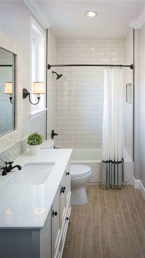 Impressive Small Farmhouse Bathroom Layout Ideas