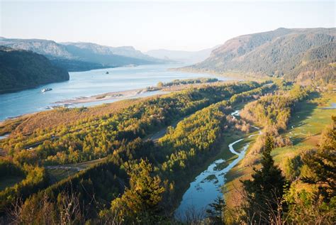 The Best Columbia River Gorge Hikes and Viewpoints - Erika's Travels