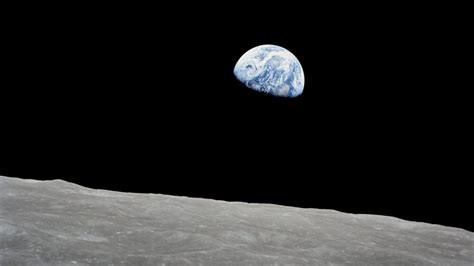 Apollo 8 astronaut who snapped iconic ‘Earthrise’ photo dead in plane crash at age 90 | Gephardt ...