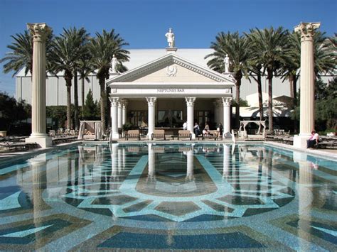 caesars-palace-pool | Andie Mitchell