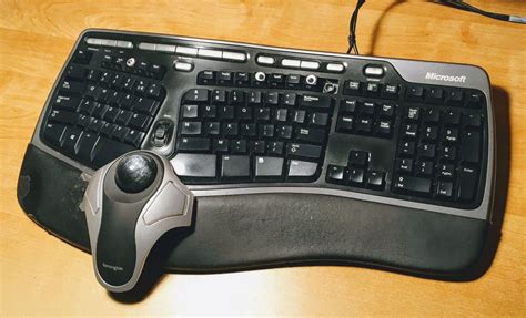 MS Natural Ergonomic Keyboard 4000 + Kensington trackball mouse - Damogran Labs