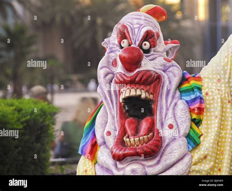 Scary Clown Stock Photo: 28423005 - Alamy