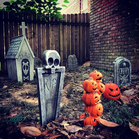 Halloween Diy Graveyard Yard Decorations