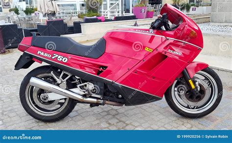 Ducati Paso 750 Desmo SuperSport Red Motorbike Vintage Editorial Photo - Image of oldtimer ...