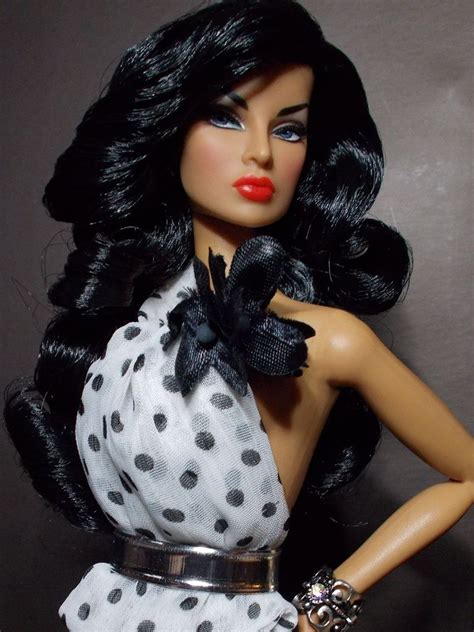 Pin de Michelle Frasier em AA Dolls | Bonecas de moda, Maquiagem barbie, Vestido barbie