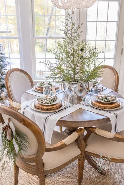 Winter Dining Room Decoration Ideas On Your Table 30 - HOMYHOMEE