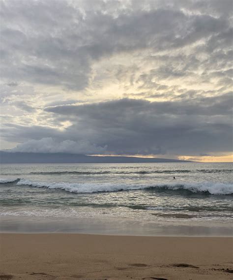 Kaanapali beach at sunset | Smithsonian Photo Contest | Smithsonian Magazine