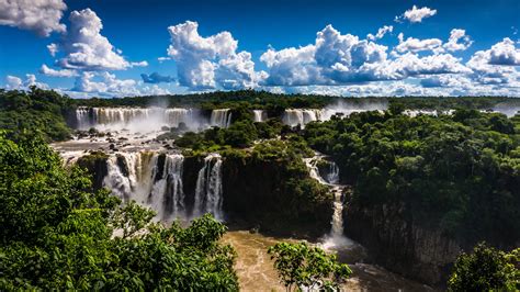 Download wallpaper: Brazilian side of Iguazu Falls 3840x2160