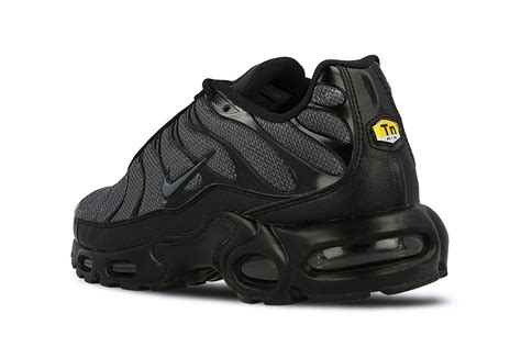 Nike Air Max Plus Womens (Black/Dark Grey) - Sneaker Freaker