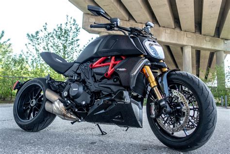 Ducati Diavel 1260S Review: A Muscle Bike Goes to Crossfit • Gear Patrol