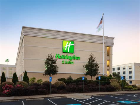 Atlanta Airport Hotel | Holiday Inn & Suites Atlanta Airport-North