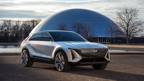 2023 Cadillac Lyriq revealed: 300-mile crossover starts brand’s move to mostly EV