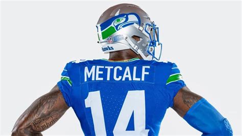 Seahawks unveil long-awaited throwback jerseys